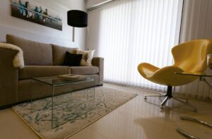 living o sala de estar pequeña en departamento